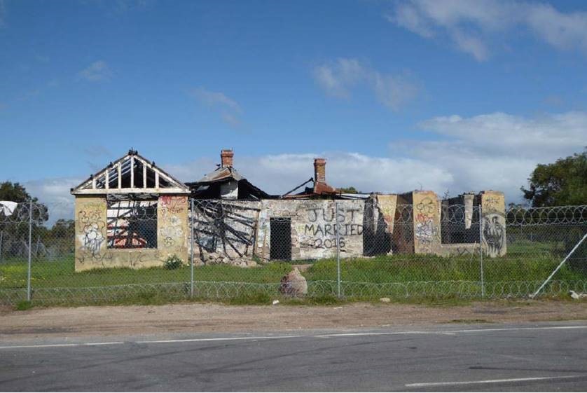 View from road of Chesterfield Inn prior to conservation works <span class="sr-only">opens in a new window</span> <span class="sr-only">opens in a new window</span> <span class="sr-only">opens in a new window</span> <span class="sr-only">opens in a new window</span> <span class="sr-only">opens in a new window</span> <span class="sr-only">opens in a new window</span> <span class="sr-only">opens in a new window</span> <span class="sr-only">opens in a new window</span> <span class="sr-only">opens in a new window</span> <span class="sr-only">opens in a new window</span>