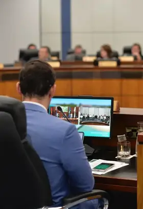 Council-Meeting-and-Live-Stream.jpg